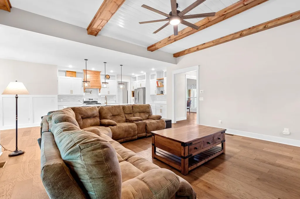 125 Hickory Meadows Drive Richmond KY 40475