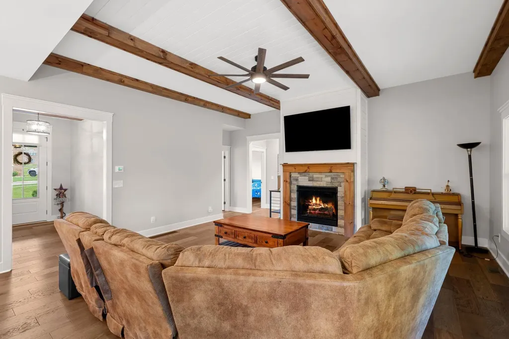 125 Hickory Meadows Drive Richmond KY 40475