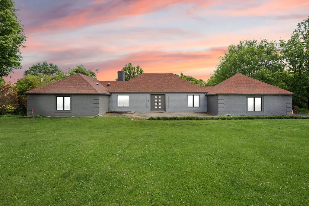 104 Barkley Estates Nicholasville KY 40356