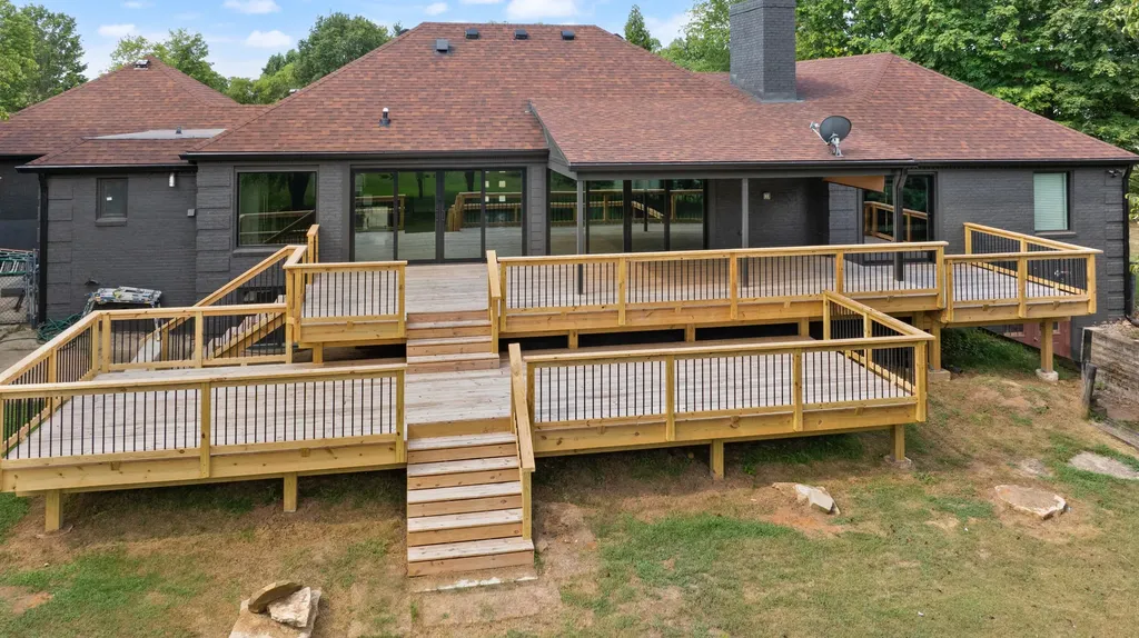 104 Barkley Estates Nicholasville KY 40356