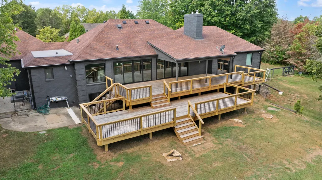 104 Barkley Estates Nicholasville KY 40356