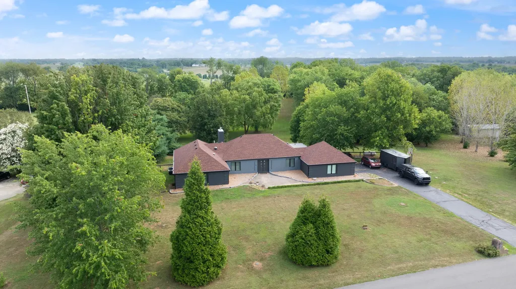 104 Barkley Estates Nicholasville KY 40356
