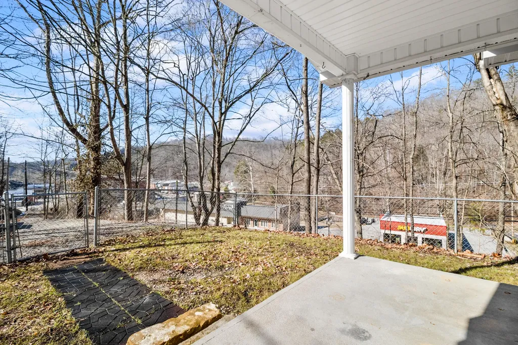 51 High Street Mckee KY 40447