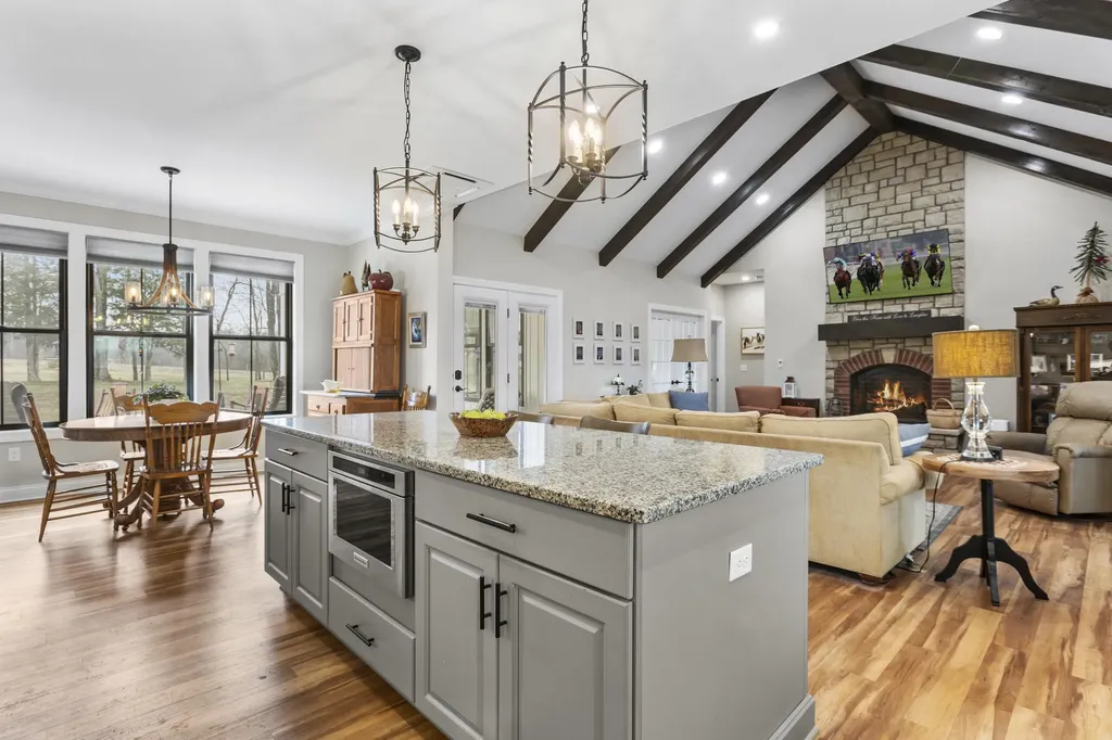 1346 Mundys Landing Road Versailles KY 40383