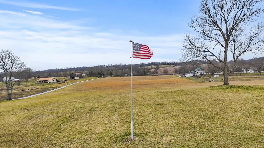 1346 Mundys Landing Road Versailles KY 40383