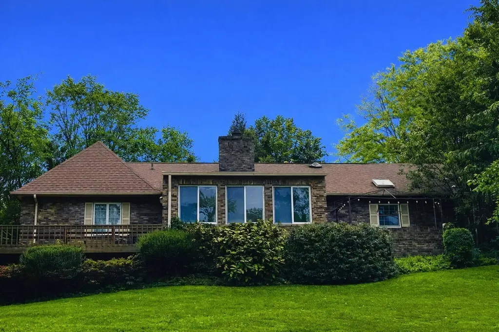 103 Kingsbury Woods Middlesboro KY 40965