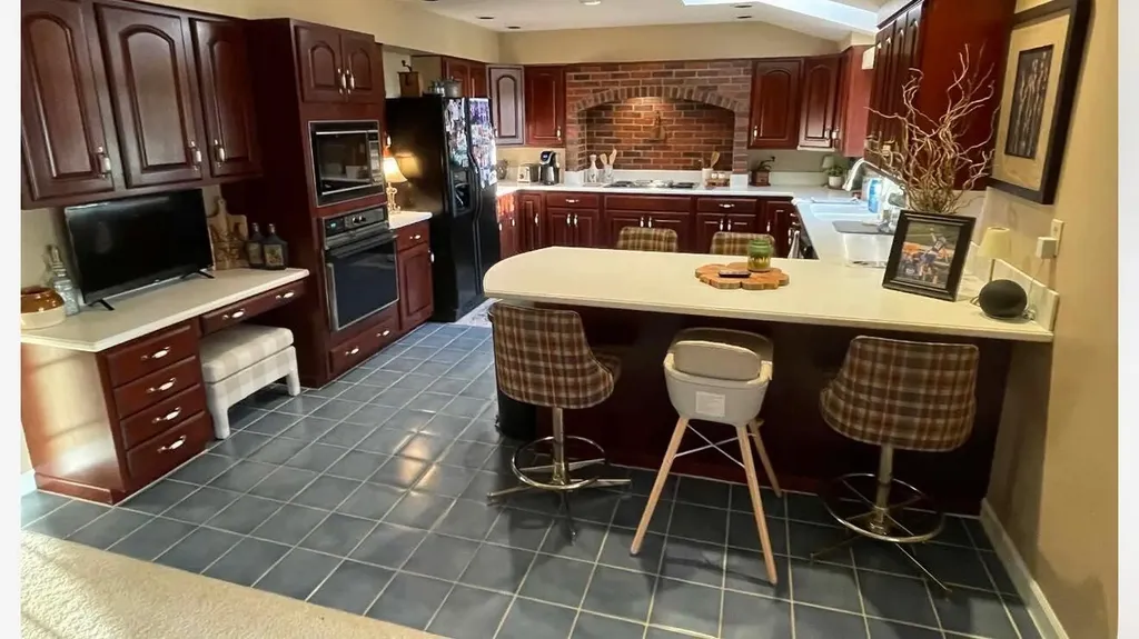 103 Kingsbury Woods Middlesboro KY 40965