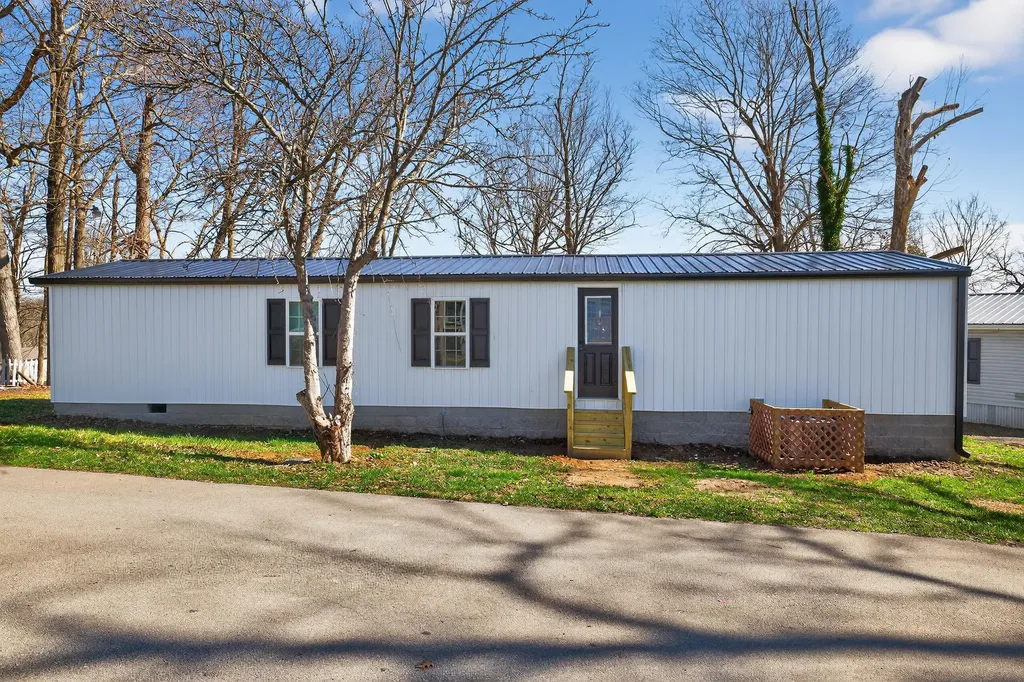 1599 Kennedy Bridge Road Harrodsburg KY 40330