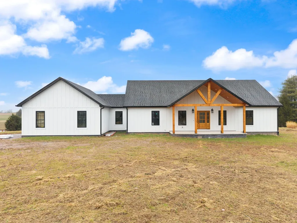 1577 Hunter Drive Lancaster KY 40444