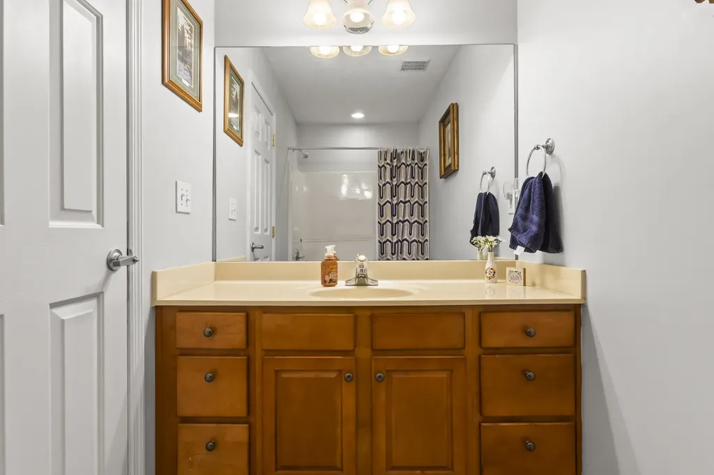 2708 Bay Cedar Cove Lexington KY 40511