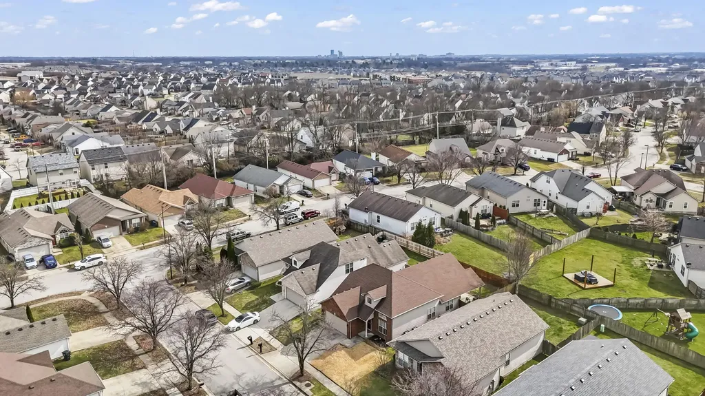 2708 Bay Cedar Cove Lexington KY 40511