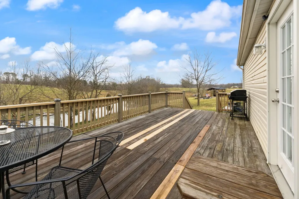 124 Victory-greenmont Road East Bernstadt KY 40729