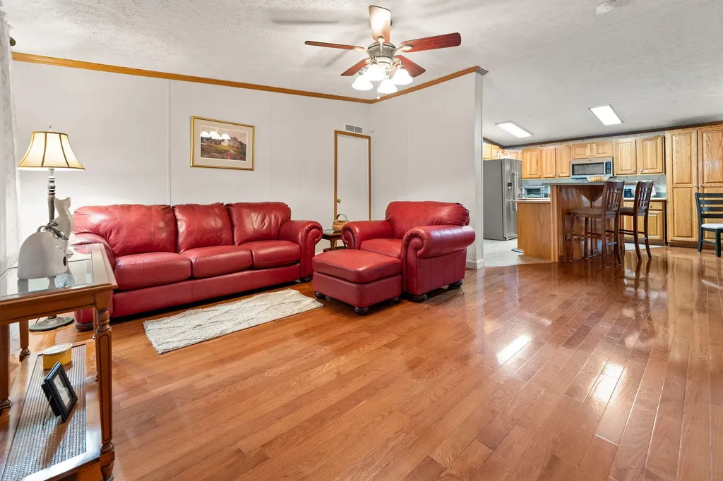 124 Victory-greenmont Road East Bernstadt KY 40729