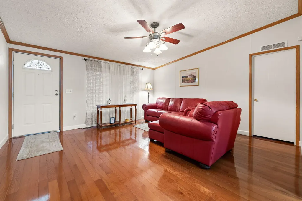 124 Victory-greenmont Road East Bernstadt KY 40729