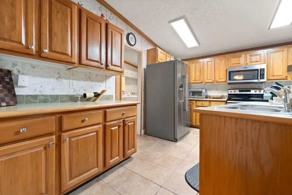 124 Victory-greenmont Road East Bernstadt KY 40729