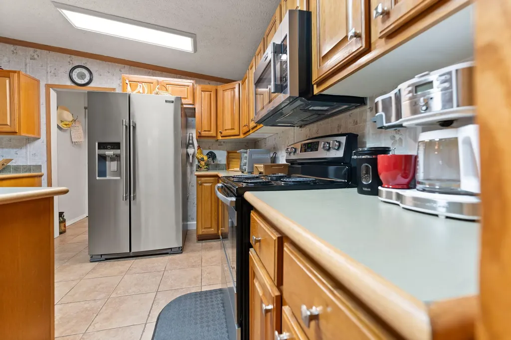 124 Victory-greenmont Road East Bernstadt KY 40729