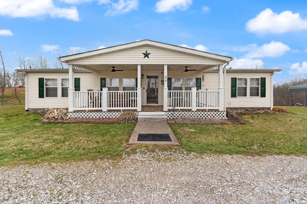124 Victory-greenmont Road East Bernstadt KY 40729