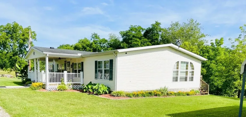 124 Victory-greenmont Road East Bernstadt KY 40729