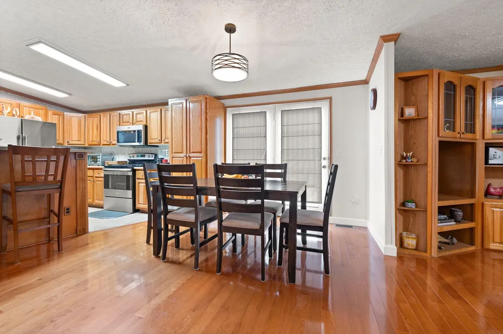 124 Victory-greenmont Road East Bernstadt KY 40729