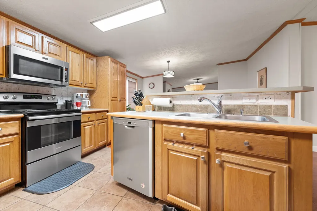 124 Victory-greenmont Road East Bernstadt KY 40729