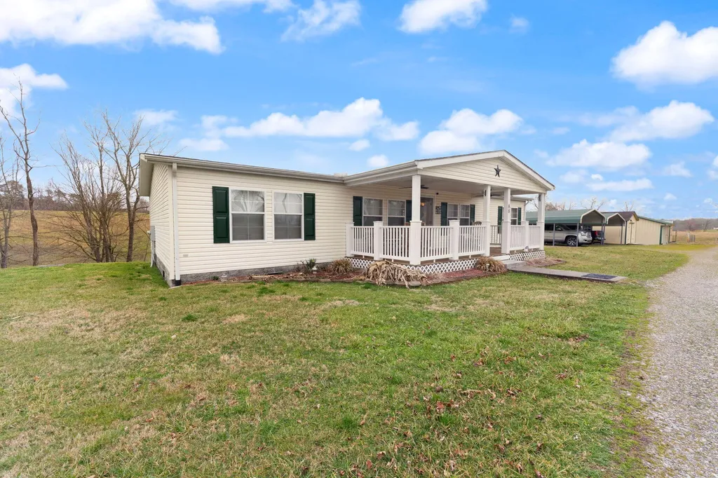 124 Victory-greenmont Road East Bernstadt KY 40729