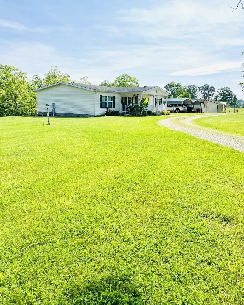 124 Victory-greenmont Road East Bernstadt KY 40729