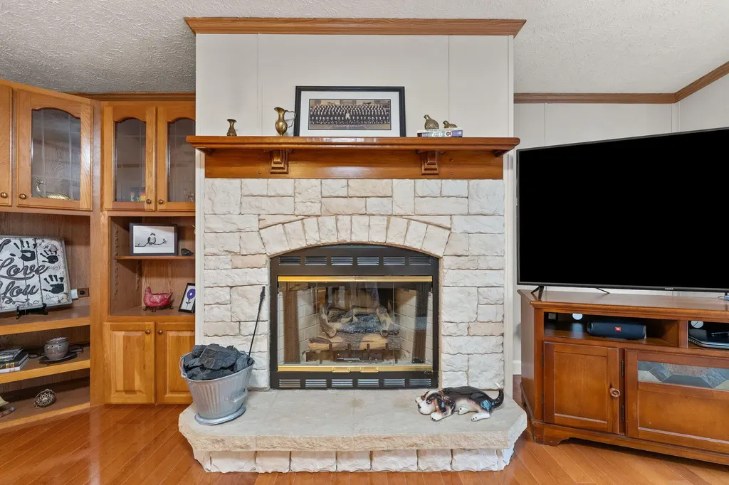 124 Victory-greenmont Road East Bernstadt KY 40729