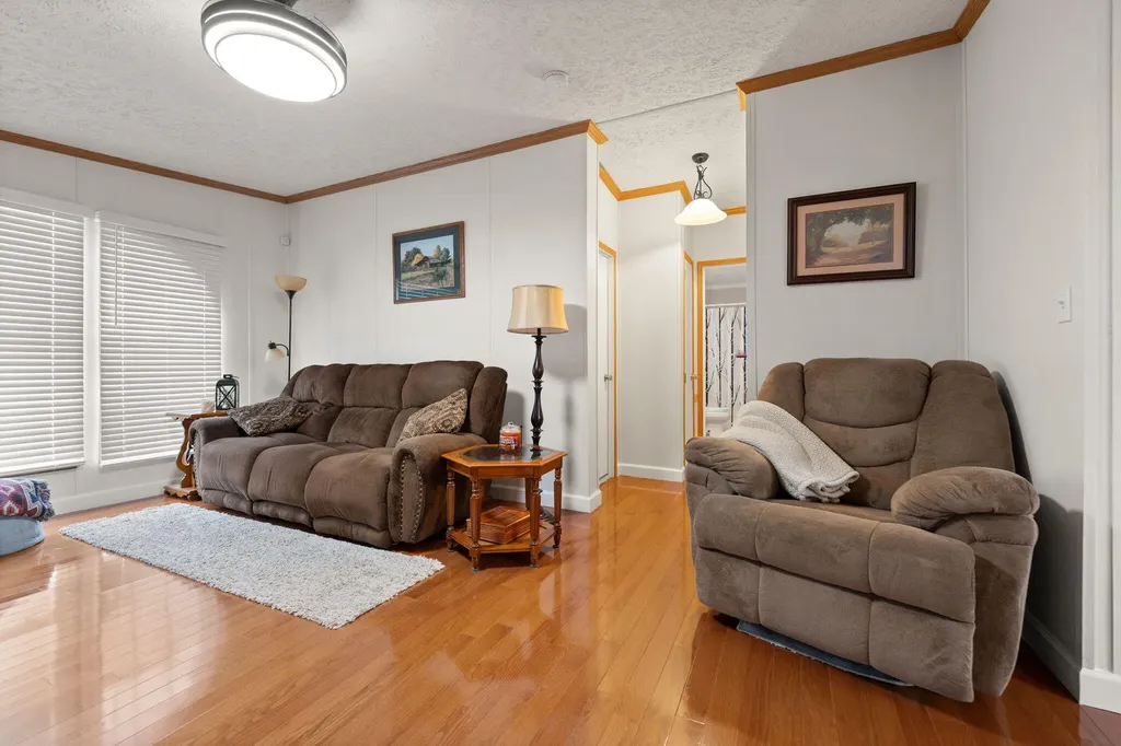 124 Victory-greenmont Road East Bernstadt KY 40729