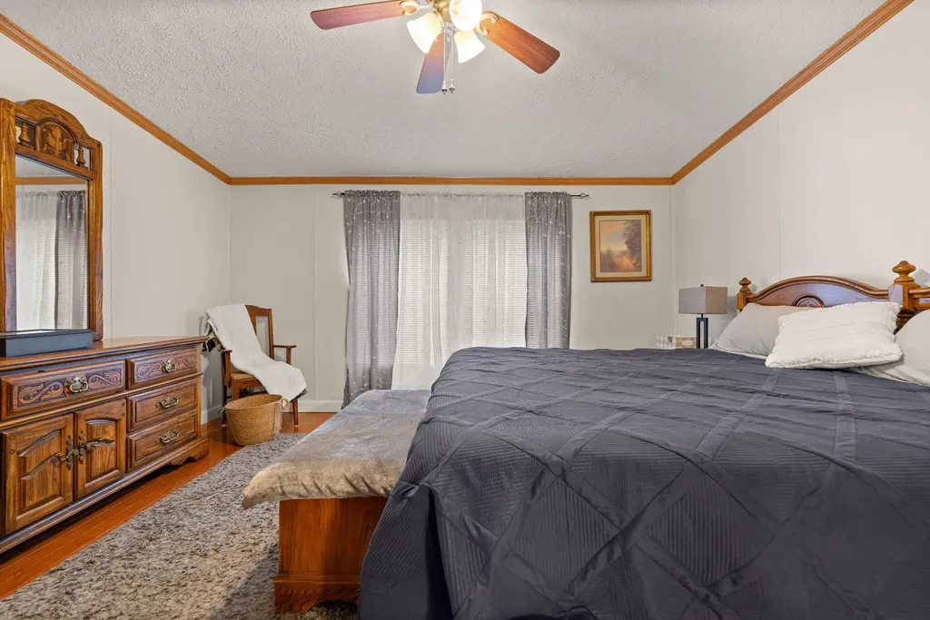 124 Victory-greenmont Road East Bernstadt KY 40729