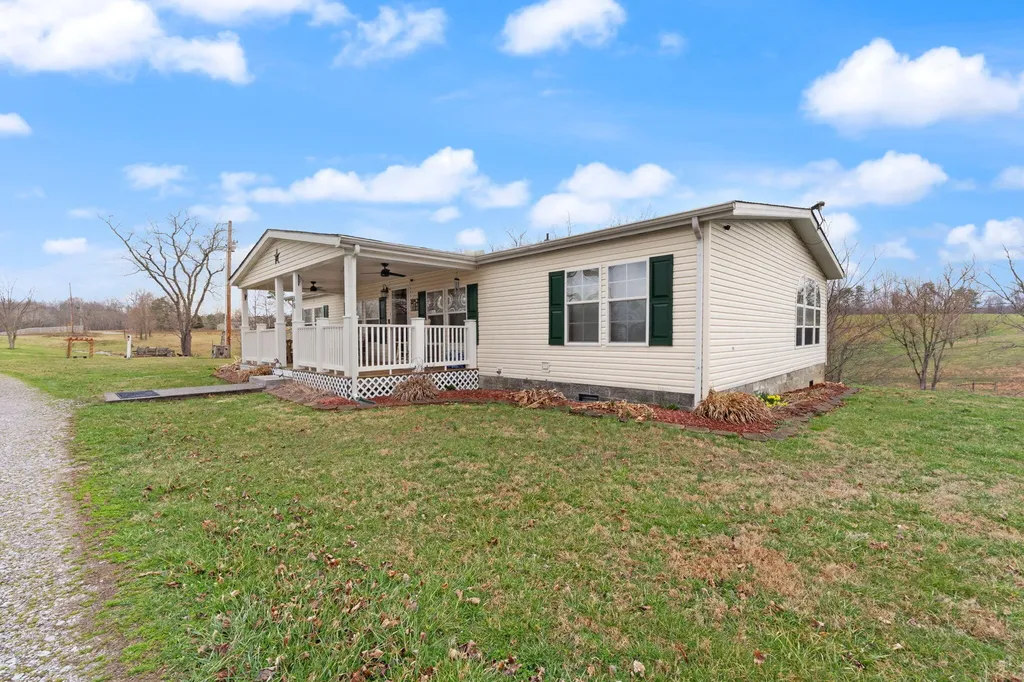 124 Victory-greenmont Road East Bernstadt KY 40729