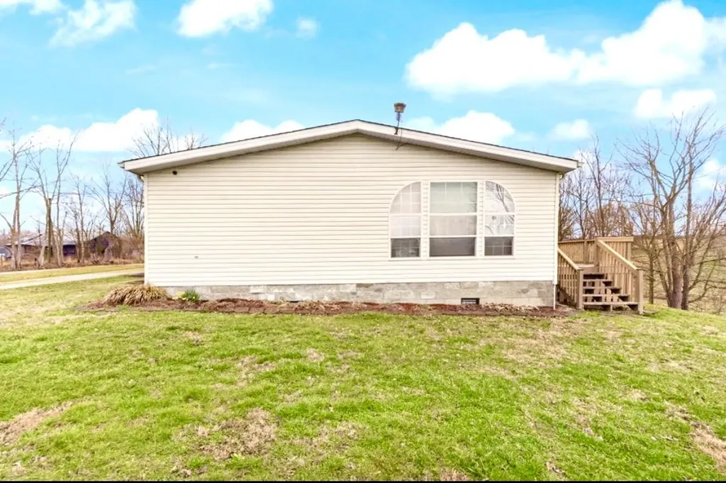 124 Victory-greenmont Road East Bernstadt KY 40729