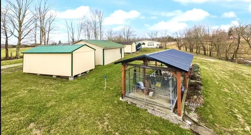 124 Victory-greenmont Road East Bernstadt KY 40729