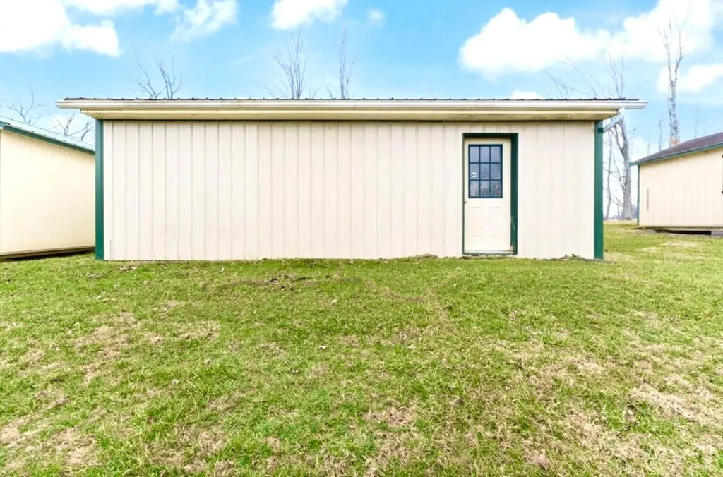 124 Victory-greenmont Road East Bernstadt KY 40729