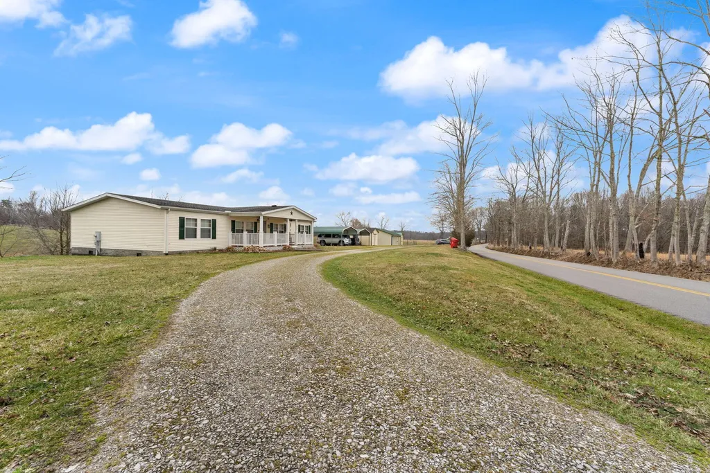 124 Victory-greenmont Road East Bernstadt KY 40729