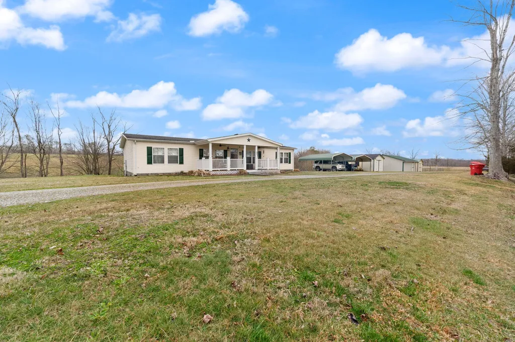 124 Victory-greenmont Road East Bernstadt KY 40729