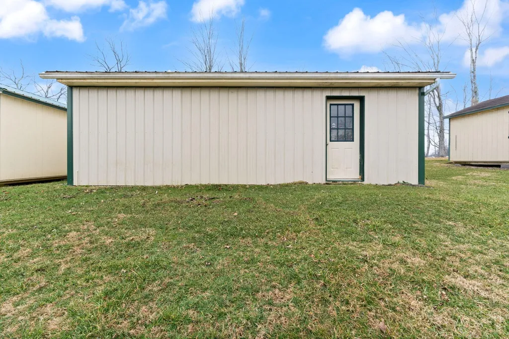 124 Victory-greenmont Road East Bernstadt KY 40729