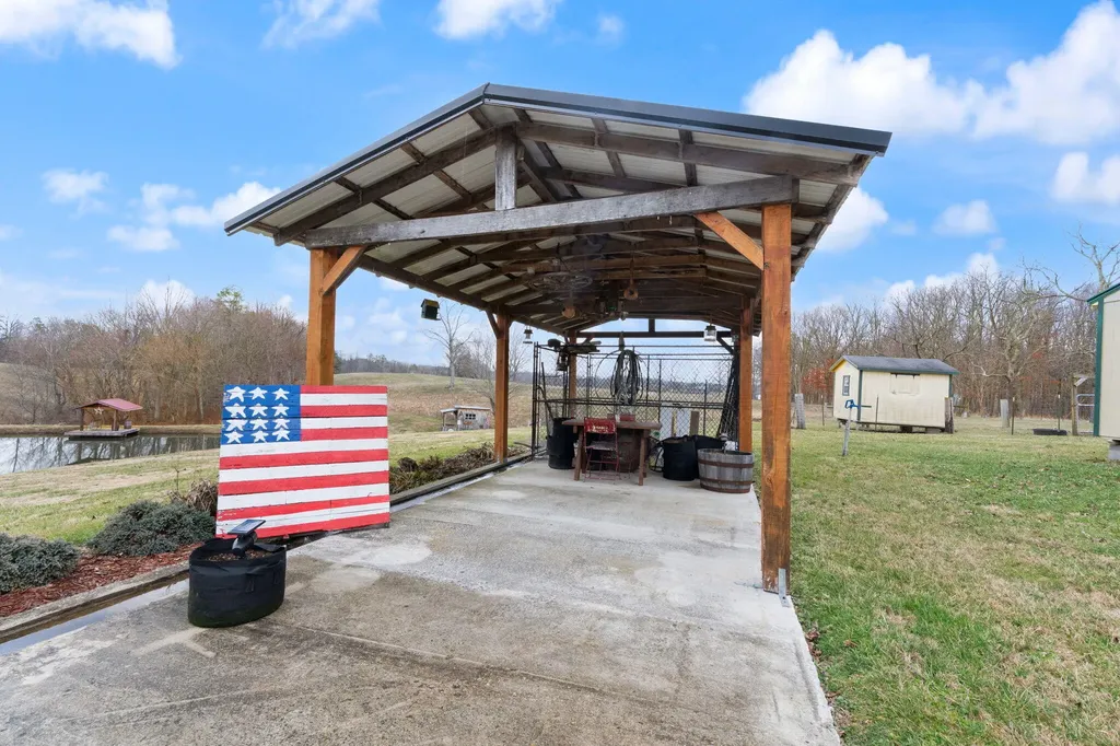 124 Victory-greenmont Road East Bernstadt KY 40729