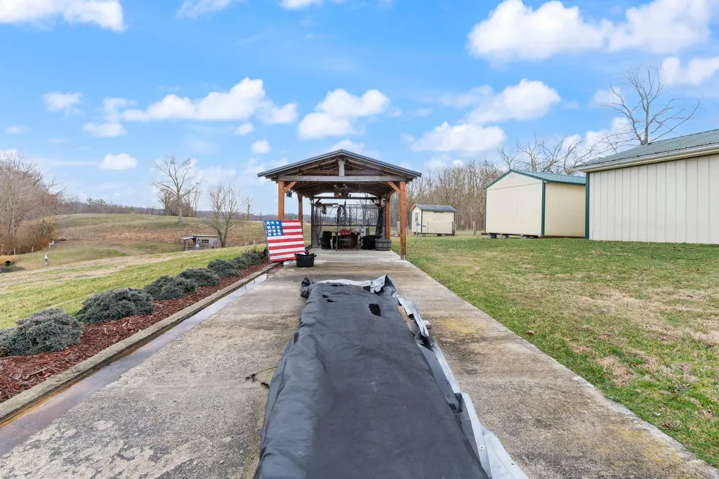 124 Victory-greenmont Road East Bernstadt KY 40729