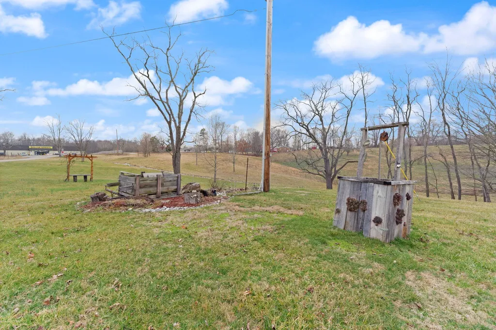 124 Victory-greenmont Road East Bernstadt KY 40729