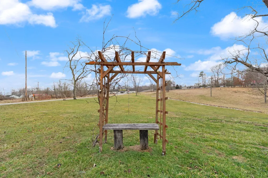 124 Victory-greenmont Road East Bernstadt KY 40729