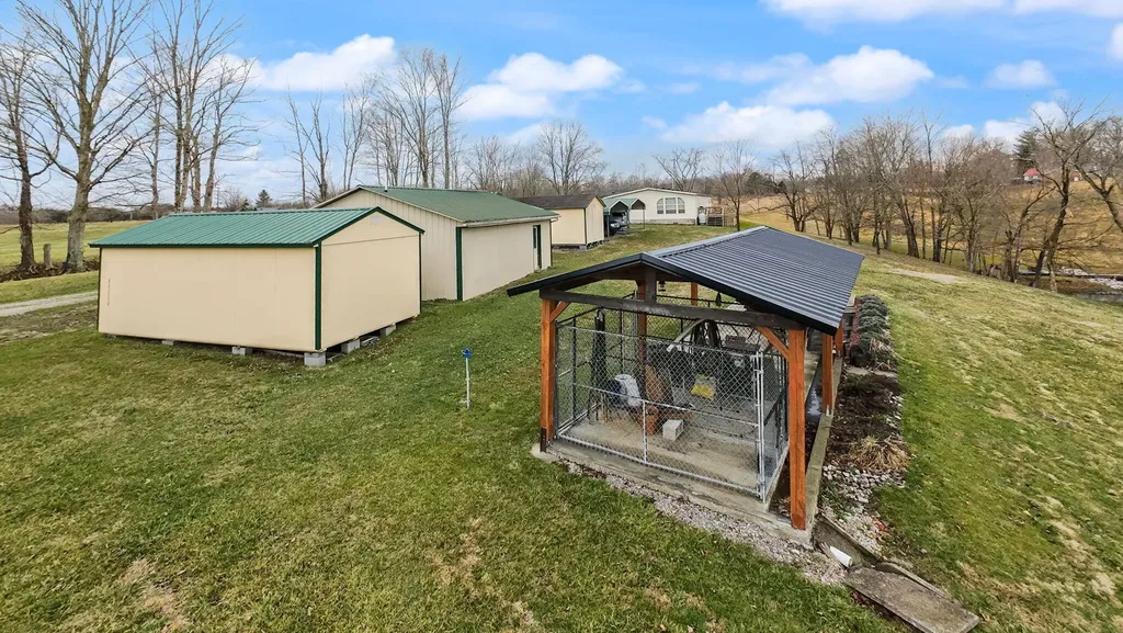 124 Victory-greenmont Road East Bernstadt KY 40729