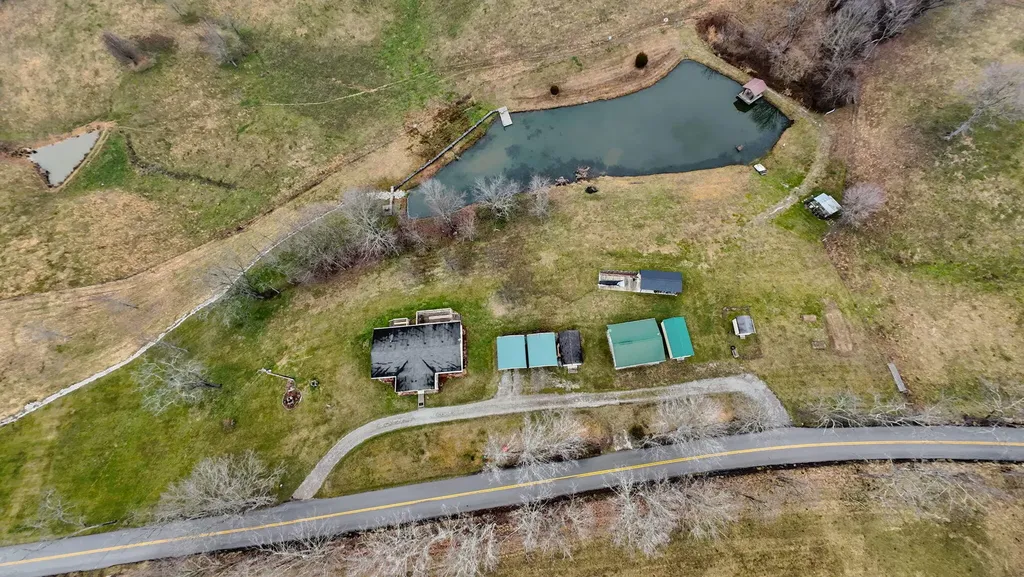 124 Victory-greenmont Road East Bernstadt KY 40729