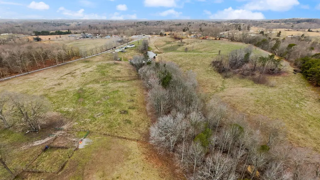 124 Victory-greenmont Road East Bernstadt KY 40729