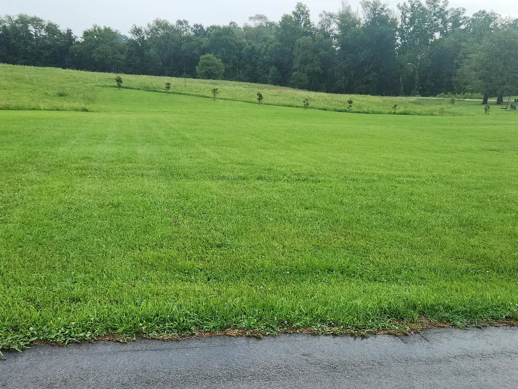 10 River Oaks Circle London KY 40744