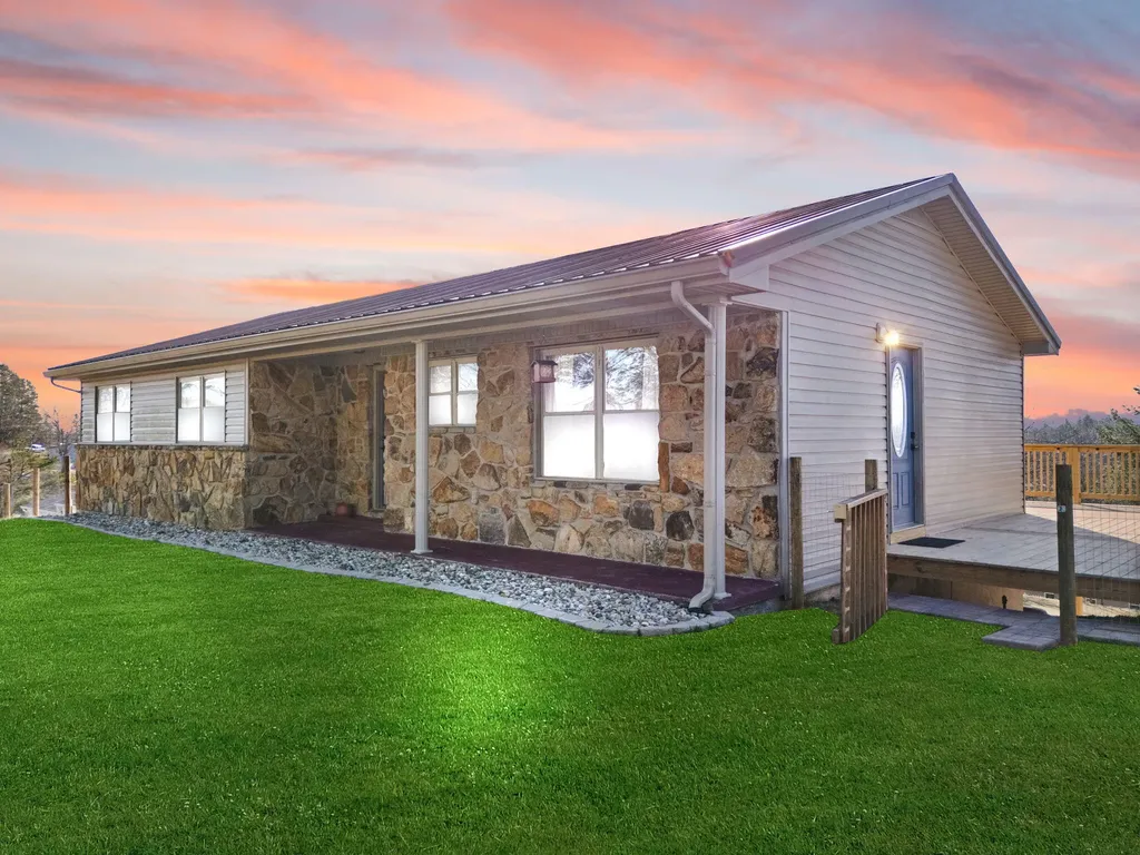 440 E Spencer Road Campton KY 41301
