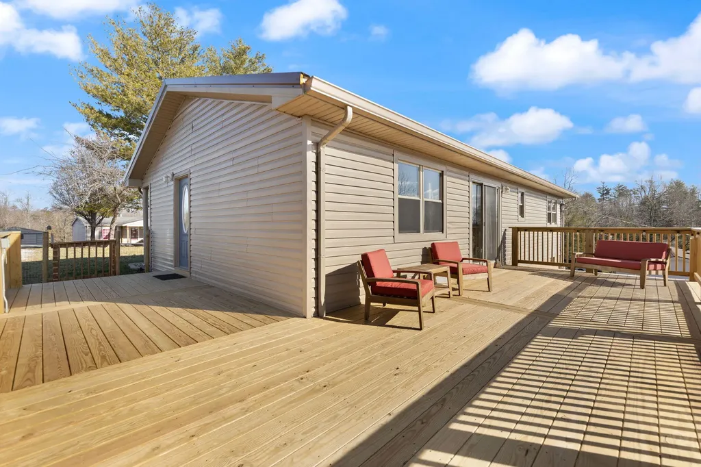 440 E Spencer Road Campton KY 41301