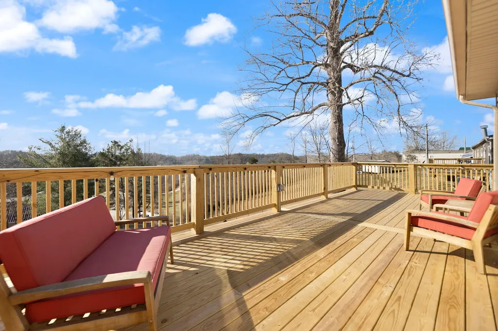 440 E Spencer Road Campton KY 41301