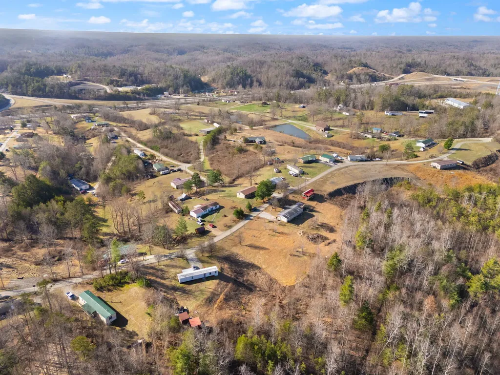 440 E Spencer Road Campton KY 41301