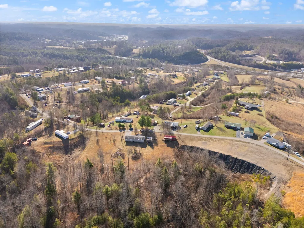 440 E Spencer Road Campton KY 41301