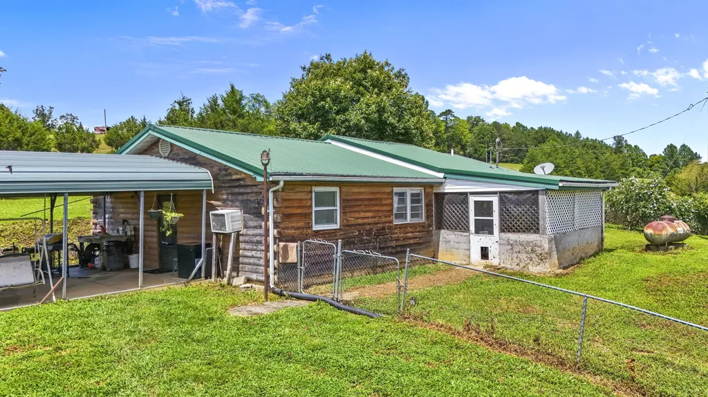 5119 Shoemaker Ridge Zoe KY 41397